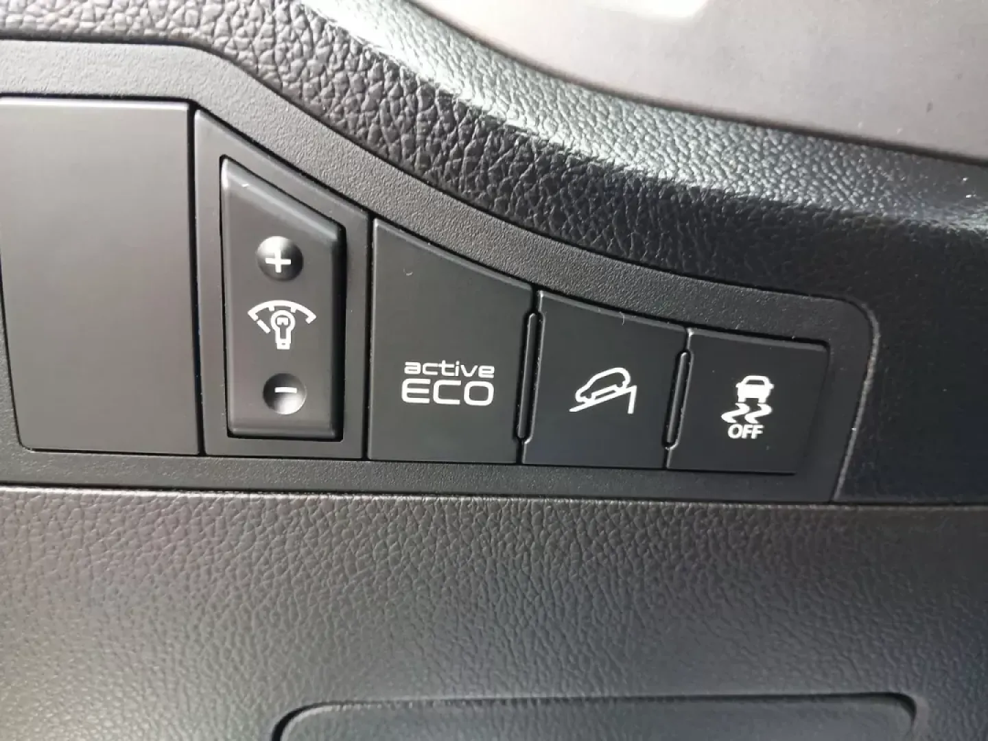 2015 Kia Sportage LX FWD (KNDPB3AC9F7) with an 2.4L V6 DOHC 24V engine, 6-Speed Automatic transmission, located at 880 E. National Road, Vandalia, OH, 45377, (937) 908-9800, 39.891918, -84.183594 - 2015 Kia Sportage LX FWD - Photo#16
