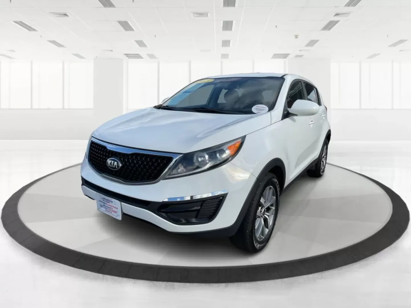 2015 Kia Sportage LX (KNDPB3AC1F7) with an Other engine, located at 1951 S Dayton Lakeview Rd., New Carlisle, OH, 45344, (937) 908-9800, 39.890999, -84.050255 - Are you looking for a versatile vehicle that can handle your family's daily adventures while also being budget-friendly? Look no further than this 2015 Kia Sportage LX, now available at Advantage Car and Credit in Fairborn, OH. This stylish crossover SUV is perfect for growing families, weekend geta - Photo#7