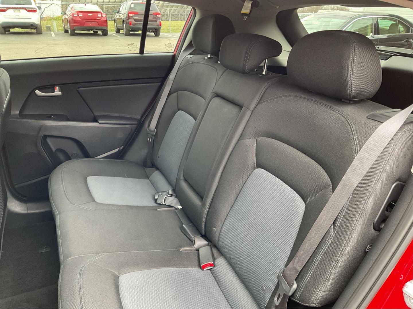 2015 Kia Sportage LX FWD (KNDPB3AC3F7) with an 2.4L V6 DOHC 24V engine, 6-Speed Automatic transmission, located at 1099 N County Rd 25A, Troy, OH, 45373, (937) 908-9800, 40.057079, -84.212883 - 2015 Kia Sportage LX FWD - Photo#9