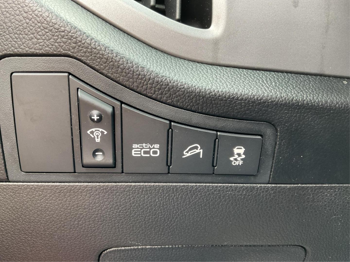 2015 Kia Sportage LX FWD (KNDPB3AC3F7) with an 2.4L V6 DOHC 24V engine, 6-Speed Automatic transmission, located at 1099 N County Rd 25A, Troy, OH, 45373, (937) 908-9800, 40.057079, -84.212883 - 2015 Kia Sportage LX FWD - Photo#16