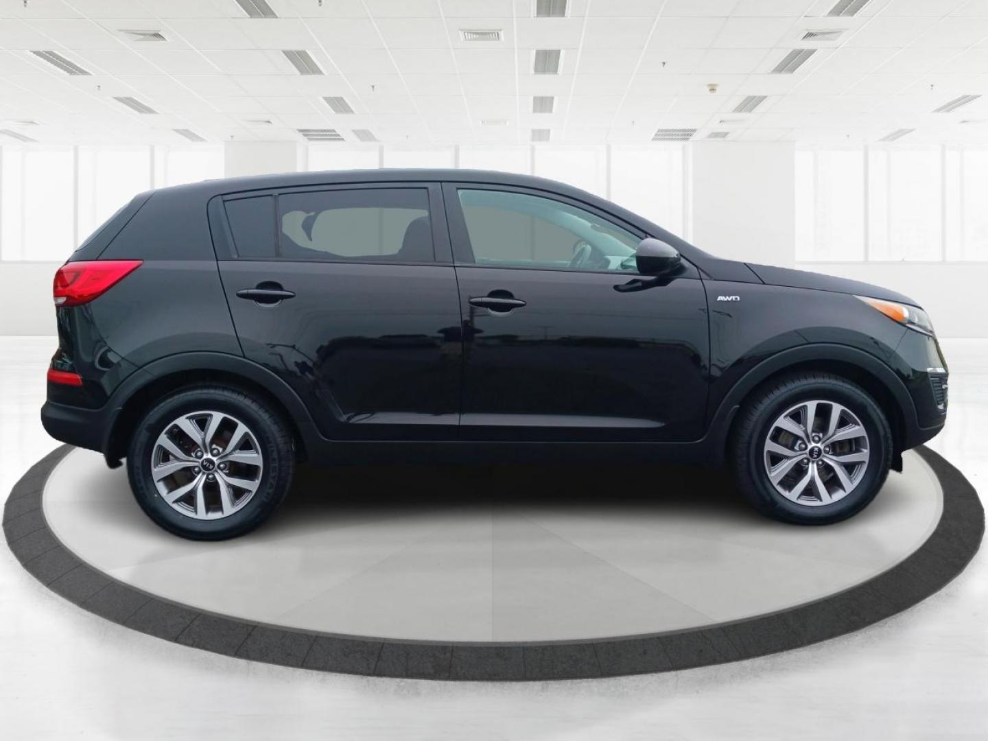 2015 Kia Sportage LX AWD (KNDPBCAC2F7) with an 2.4L V6 DOHC 24V engine, 6-Speed Automatic transmission, located at 1230 East Main St, Xenia, OH, 45385, (937) 908-9800, 39.688026, -83.910172 - 2015 Kia Sportage LX AWD - Photo#1
