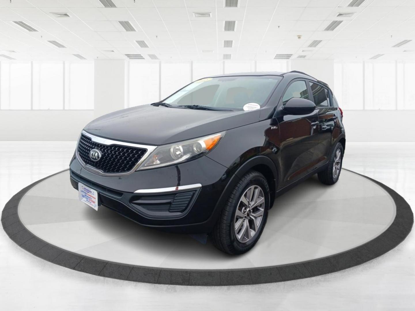 2015 Kia Sportage LX AWD (KNDPBCAC2F7) with an 2.4L V6 DOHC 24V engine, 6-Speed Automatic transmission, located at 1230 East Main St, Xenia, OH, 45385, (937) 908-9800, 39.688026, -83.910172 - 2015 Kia Sportage LX AWD - Photo#7