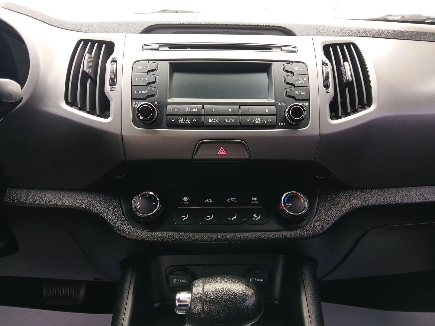2015 Kia Sportage LX FWD (KNDPB3AC9F7) with an 2.4L V6 DOHC 24V engine, 6-Speed Automatic transmission, located at 880 E. National Road, Vandalia, OH, 45377, (937) 908-9800, 39.891918, -84.183594 - 2015 Kia Sportage LX FWD - Photo#11