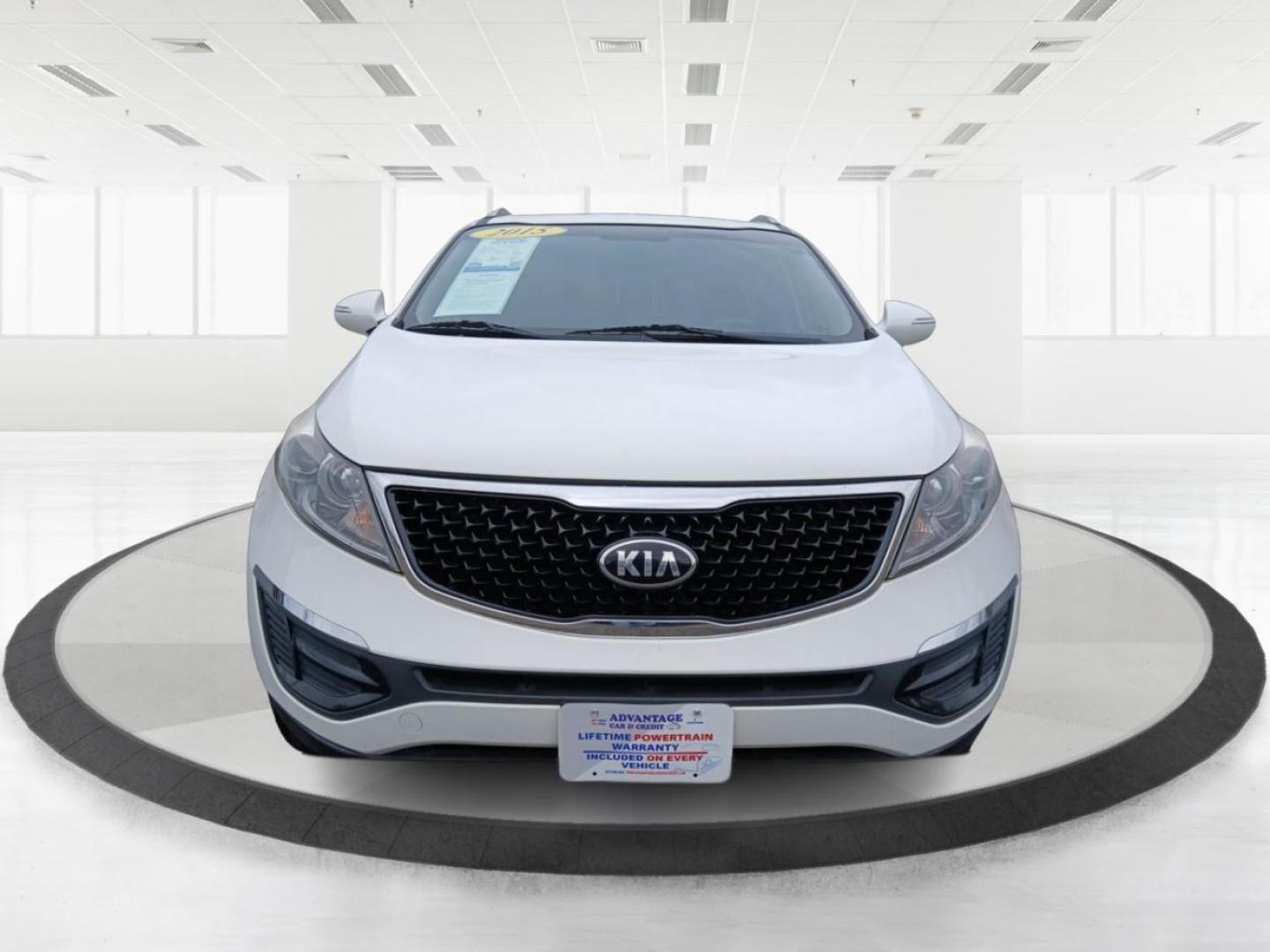 2015 Kia Sportage LX FWD (KNDPB3AC9F7) with an 2.4L V6 DOHC 24V engine, 6-Speed Automatic transmission, located at 880 E. National Road, Vandalia, OH, 45377, (937) 908-9800, 39.891918, -84.183594 - 2015 Kia Sportage LX FWD - Photo#5