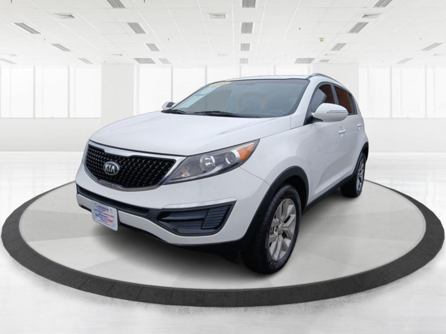 2015 Kia Sportage LX FWD (KNDPB3AC9F7) with an 2.4L V6 DOHC 24V engine, 6-Speed Automatic transmission, located at 880 E. National Road, Vandalia, OH, 45377, (937) 908-9800, 39.891918, -84.183594 - 2015 Kia Sportage LX FWD - Photo#6