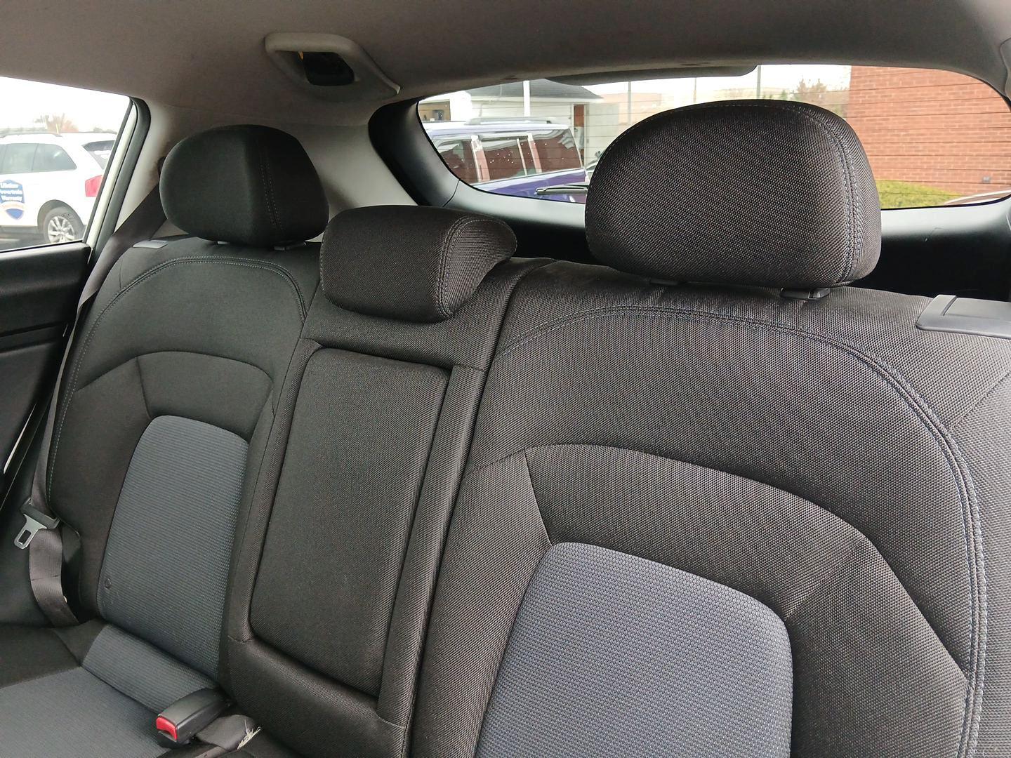 2015 Kia Sportage LX FWD (KNDPB3AC9F7) with an 2.4L V6 DOHC 24V engine, 6-Speed Automatic transmission, located at 880 E. National Road, Vandalia, OH, 45377, (937) 908-9800, 39.891918, -84.183594 - 2015 Kia Sportage LX FWD - Photo#8