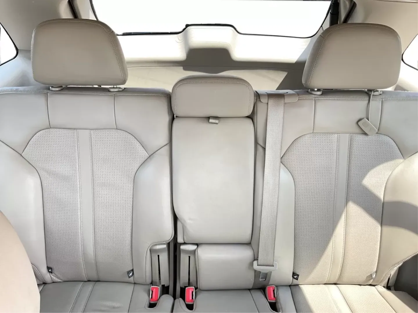 2015 Lincoln MKX Base (2LMDJ6JK7FB) with an Other engine, located at 1184 Kauffman Ave, Fairborn, OH, 45324, (937) 908-9800, 39.807072, -84.030914 - ### Luxurious Comfort Awaits: 2015 Lincoln MKX at Advantage Car and Credit<br /> <br /> Are you searching for a vehicle that effortlessly combines style, comfort, and performance? Look no further! The 2015 Lincoln MKX is perfect for growing families and individuals who appreciate the finer things in - Photo#14