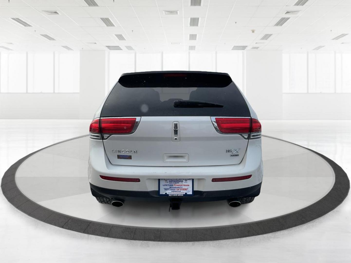 2015 Lincoln MKX Base AWD (2LMDJ8JK7FB) with an Other engine, located at 401 Woodman Dr, Riverside, OH, 45431, (937) 908-9800, 39.760899, -84.123421 - 2015 Lincoln MKX Base AWD - Photo#3