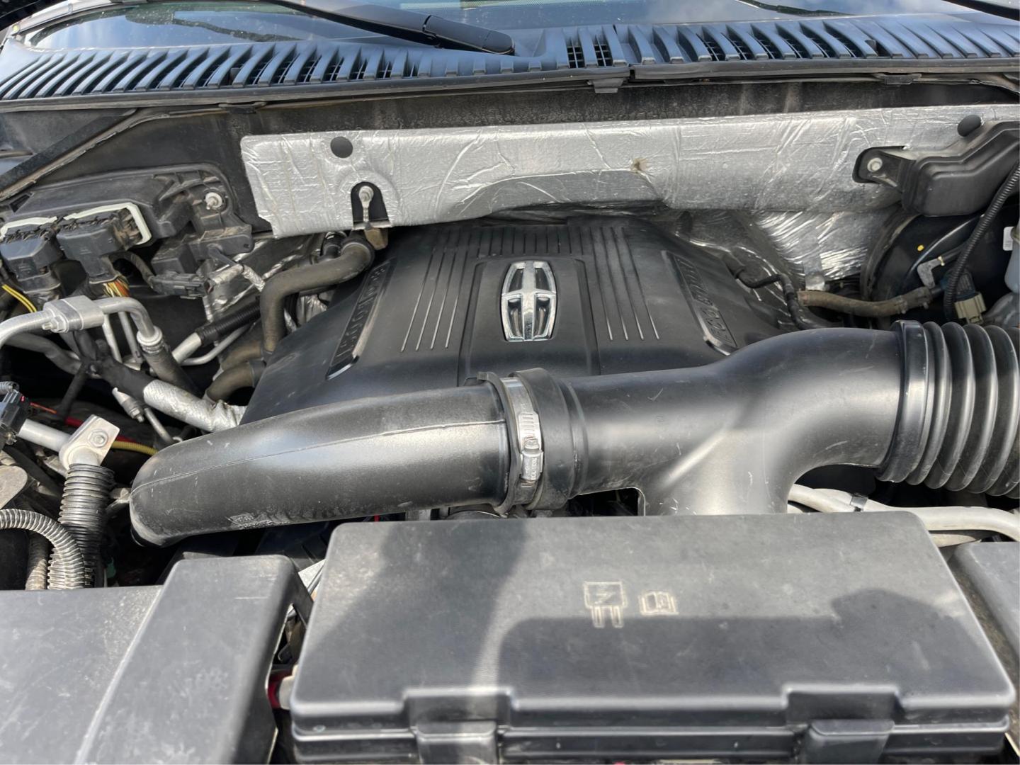 2015 Lincoln Navigator Base (5LMJJ2JT1FE) with an Other engine, located at 1184 Kauffman Ave, Fairborn, OH, 45324, (937) 908-9800, 39.807072, -84.030914 - Third Row - Photo#10