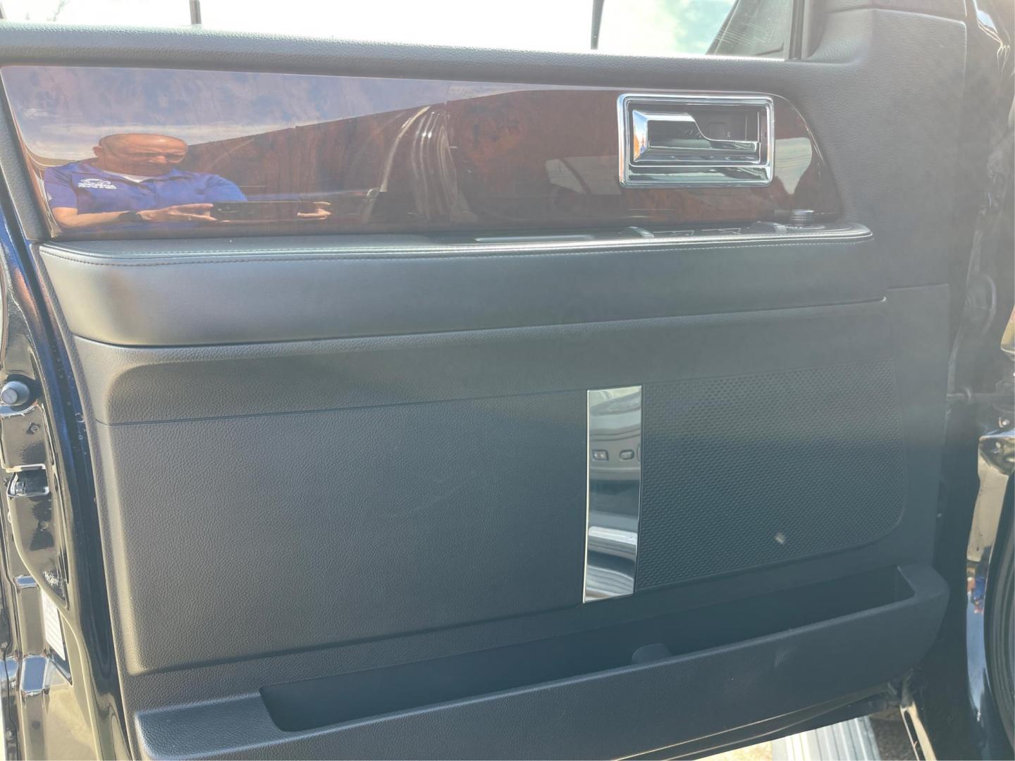 2015 Lincoln Navigator Base (5LMJJ2JT1FE) with an Other engine, located at 1184 Kauffman Ave, Fairborn, OH, 45324, (937) 908-9800, 39.807072, -84.030914 - Third Row - Photo#18