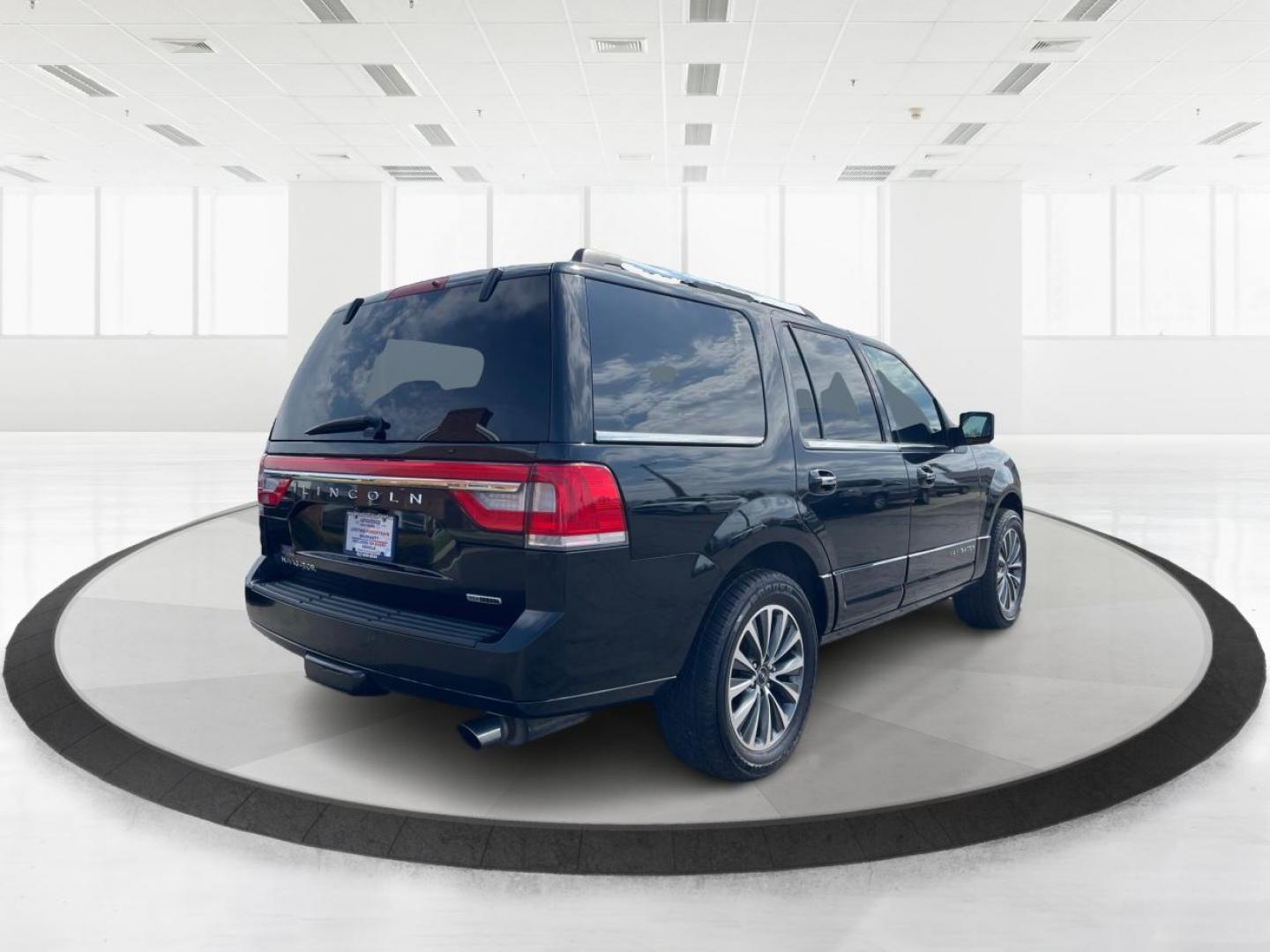 2015 Lincoln Navigator Base (5LMJJ2JT1FE) with an Other engine, located at 1184 Kauffman Ave, Fairborn, OH, 45324, (937) 908-9800, 39.807072, -84.030914 - Third Row - Photo#2