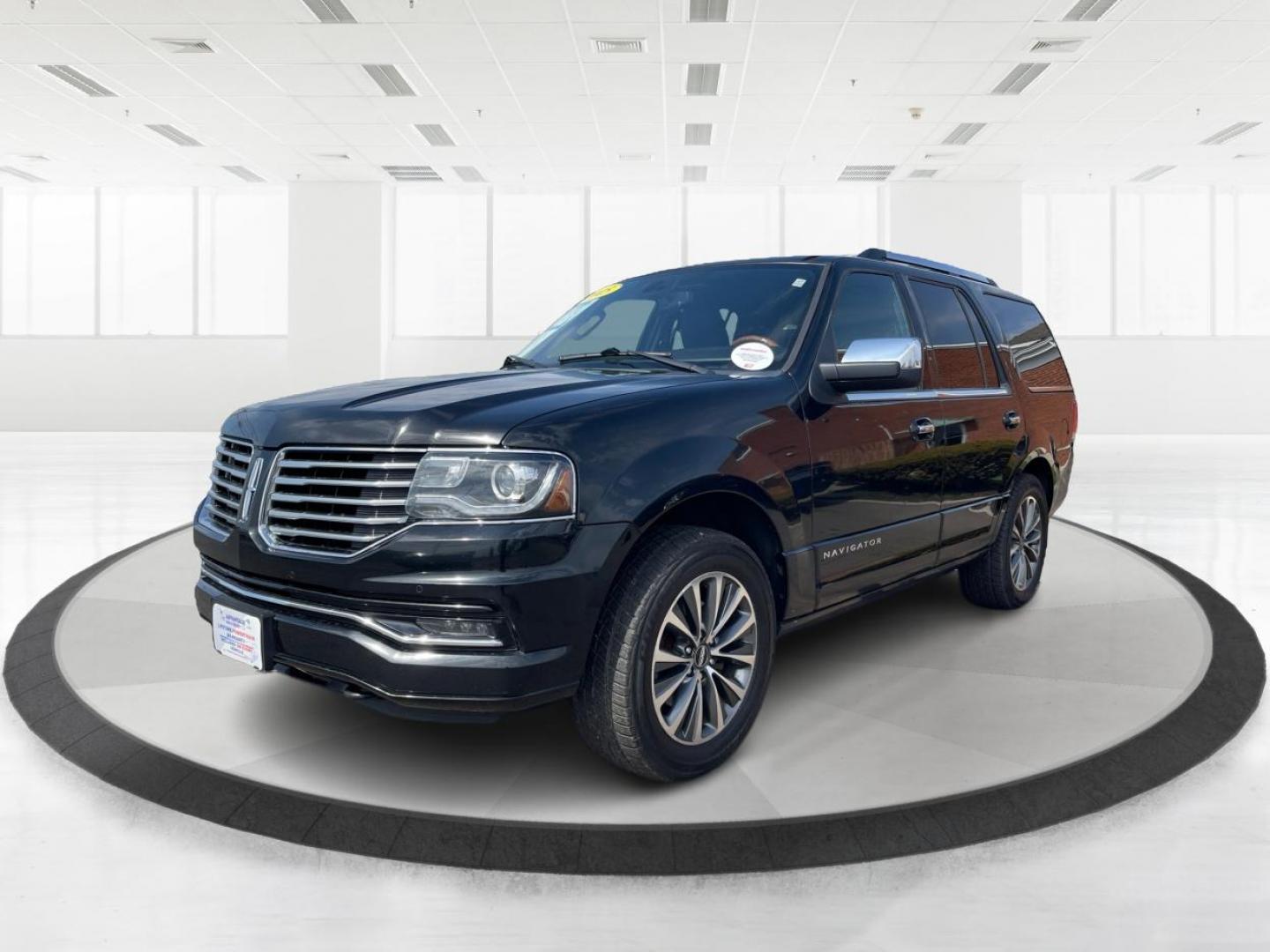 2015 Lincoln Navigator Base (5LMJJ2JT1FE) with an Other engine, located at 1184 Kauffman Ave, Fairborn, OH, 45324, (937) 908-9800, 39.807072, -84.030914 - Third Row - Photo#7