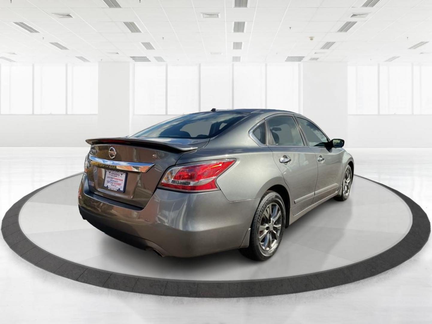 2015 Nissan Altima 2.5 S (1N4AL3AP5FN) with an Other engine, located at 401 Woodman Dr, Riverside, OH, 45431, (937) 908-9800, 39.760899, -84.123421 - 2015 Nissan Altima 2.5 S - Photo#2