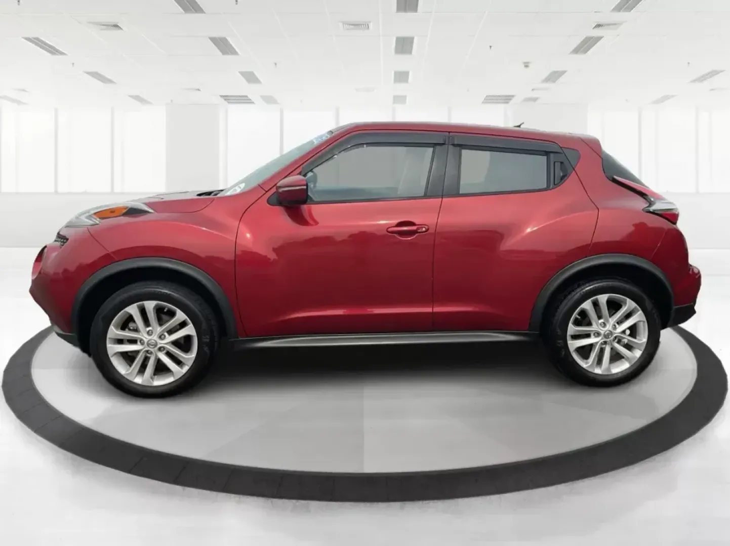 2015 Nissan Juke S (JN8AF5MR1FT) with an 1.6L I-4 gasoline direct injection engine, located at 8750 N County Rd 25A, Piqua, OH, 45356, (937) 908-9800, 40.164391, -84.232513 - One Owner - Photo#5