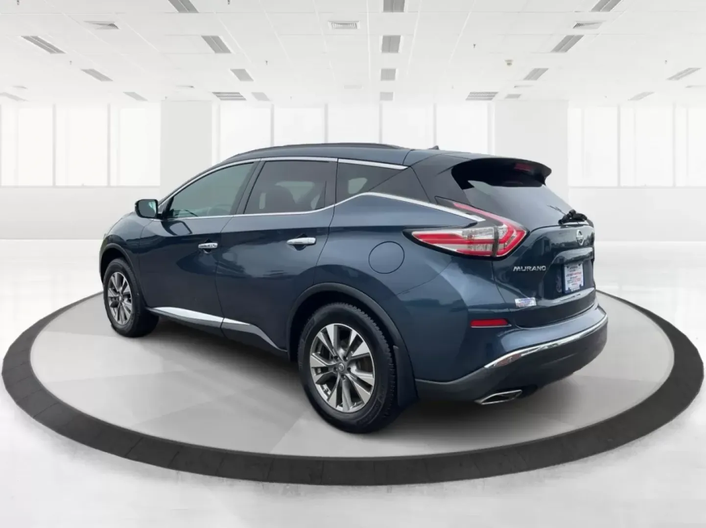 2015 Nissan Murano SV (5N1AZ2MH9FN) with an 3.5L V-6 DOHC engine, located at 1230 East Main St, Xenia, OH, 45385, (937) 908-9800, 39.688026, -83.910172 - Are you ready to elevate your family adventures or daily commutes? The 2015 Nissan Murano SV is the perfect vehicle to transform your driving experience! With its spacious interior and modern features, this SUV is designed for those who crave comfort and versatility, making it ideal for both busy fa - Photo#4
