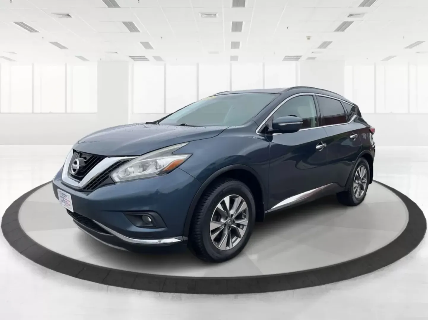 2015 Nissan Murano SV (5N1AZ2MH9FN) with an 3.5L V-6 DOHC engine, located at 1230 East Main St, Xenia, OH, 45385, (937) 908-9800, 39.688026, -83.910172 - Are you ready to elevate your family adventures or daily commutes? The 2015 Nissan Murano SV is the perfect vehicle to transform your driving experience! With its spacious interior and modern features, this SUV is designed for those who crave comfort and versatility, making it ideal for both busy fa - Photo#8