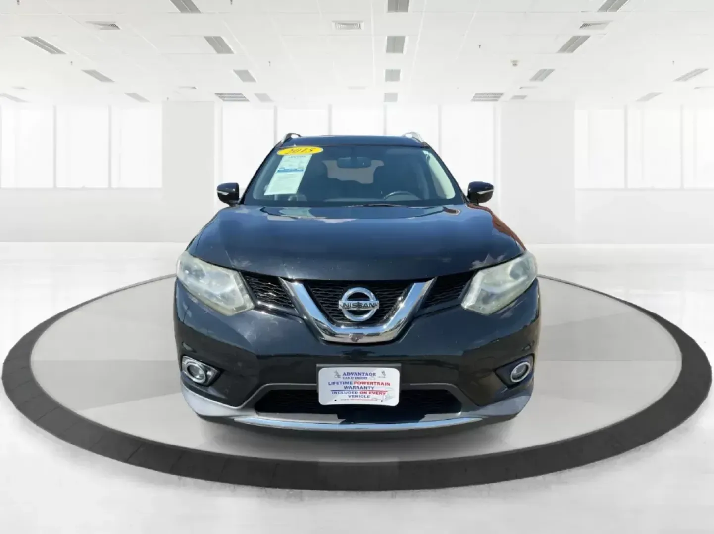 2015 Nissan Rogue SL (5N1AT2MV5FC) with an 2.5L I-4 DOHC engine, located at 401 Woodman Dr, Riverside, OH, 45431, (937) 908-9800, 39.760899, -84.123421 - Unleash adventure and elevate your daily commute with the 2015 Nissan Rogue SL, available now at Advantage Car and Credit, your trusted Buy Here Pay Here dealership in Fairborn, OH. Located at 1184 Kauffman Ave, Fairborn, OH 45324, we specialize in providing flexible financing options, ideal for bud - Photo#6