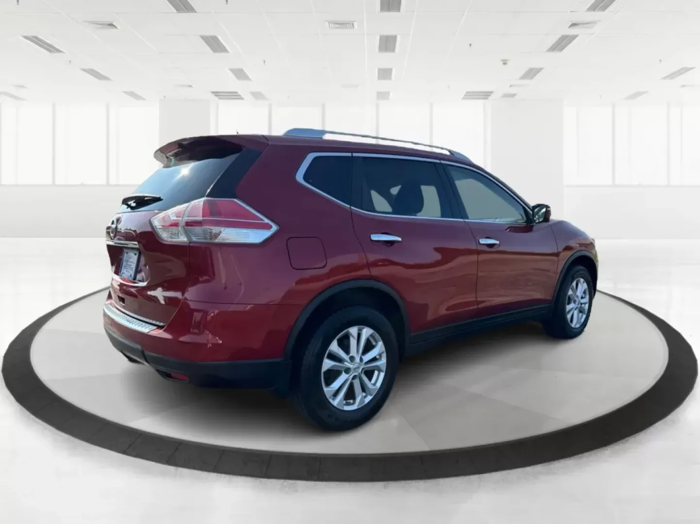 2015 Nissan Rogue SV (KNMAT2MV0FP) with an 2.5L I-4 DOHC engine, located at 8750 N County Rd 25A, Piqua, OH, 45356, (937) 908-9800, 40.164391, -84.232513 - Experience the perfect blend of style, comfort, and capability with this **2015 Nissan Rogue SV**, available now at **Advantage Car and Credit** in **Fairborn, OH**. This versatile SUV is not only ideal for daily commuting but also makes weekend getaways a breeze. Its spacious interior and impressiv - Photo#2