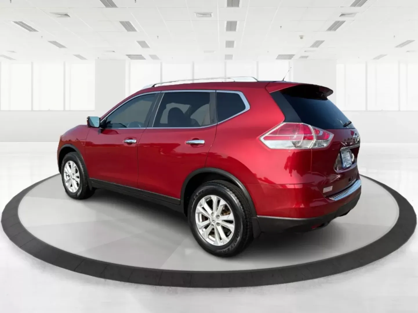 2015 Nissan Rogue SV (KNMAT2MV0FP) with an 2.5L I-4 DOHC engine, located at 8750 N County Rd 25A, Piqua, OH, 45356, (937) 908-9800, 40.164391, -84.232513 - Experience the perfect blend of style, comfort, and capability with this **2015 Nissan Rogue SV**, available now at **Advantage Car and Credit** in **Fairborn, OH**. This versatile SUV is not only ideal for daily commuting but also makes weekend getaways a breeze. Its spacious interior and impressiv - Photo#4