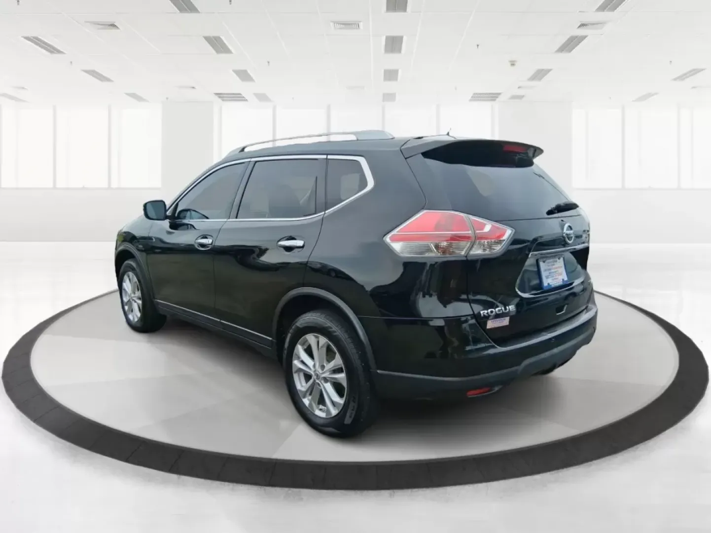 2015 Nissan Rogue SV (5N1AT2MV7FC) with an 2.5L I-4 DOHC engine, located at 1230 East Main St, Xenia, OH, 45385, (937) 908-9800, 39.688026, -83.910172 - **Conquer Every Adventure with the 2015 Nissan Rogue SV at Advantage Car and Credit - Xenia!**<br /> <br /> Are you ready to elevate your lifestyle with an SUV that's perfectly suited for family outings, weekend getaways, and daily commutes? The 2015 Nissan Rogue SV is the vehicle you've been search - Photo#4