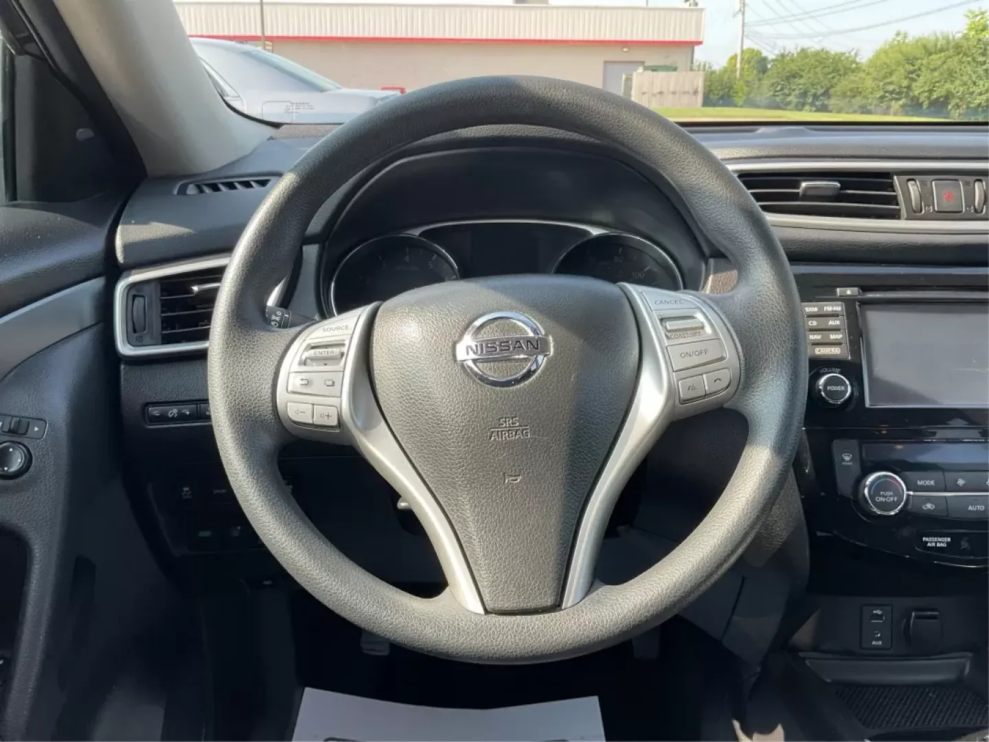 2015 Nissan Rogue SV (5N1AT2MV7FC) with an 2.5L I-4 DOHC engine, located at 4508 South Dixie Dr, Moraine, OH, 45439, (937) 908-9800, 39.689976, -84.218452 - **Adventure Awaits with the 2015 Nissan Rogue SV - Your Perfect Family SUV!**<br /> <br /> Are you a growing family in search of a reliable and spacious vehicle that can easily handle your daily commutes and weekend getaways? Look no further! The 2015 Nissan Rogue SV is here to elevate your lifestyl - Photo#16