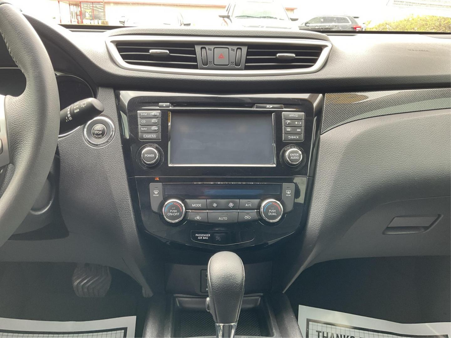 2015 Nissan Rogue SL (5N1AT2MV4FC) with an 2.5L I-4 DOHC engine, located at 880 E. National Road, Vandalia, OH, 45377, (937) 908-9800, 39.891918, -84.183594 - 2015 Nissan Rogue SL - Photo#10
