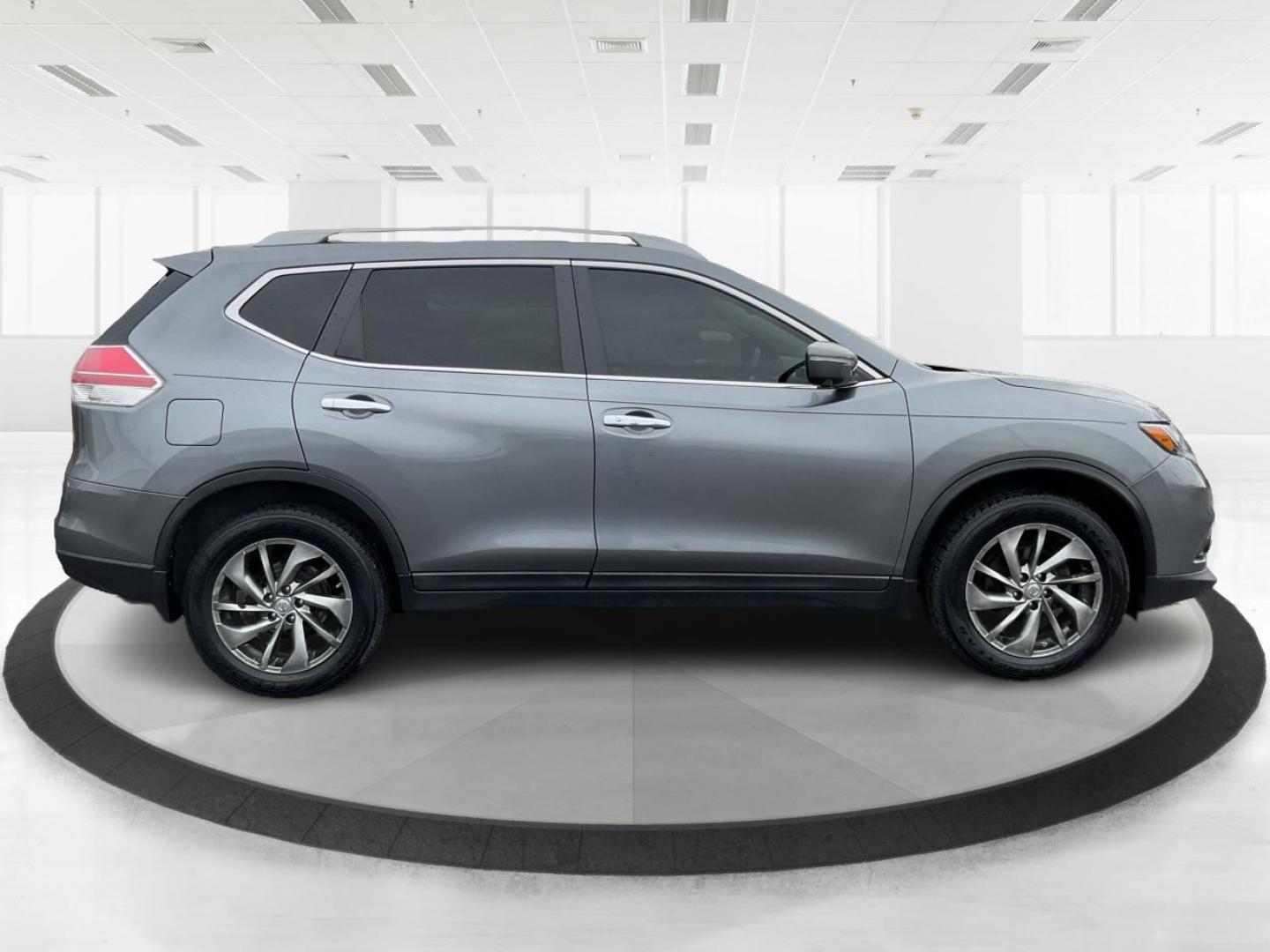 2015 Nissan Rogue SL (5N1AT2MV4FC) with an 2.5L I-4 DOHC engine, located at 880 E. National Road, Vandalia, OH, 45377, (937) 908-9800, 39.891918, -84.183594 - 2015 Nissan Rogue SL - Photo#1