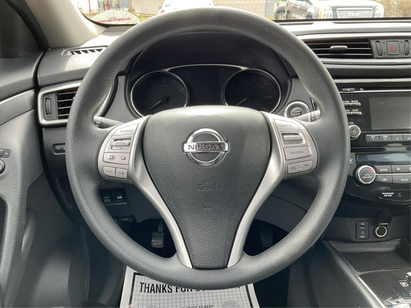 2015 Nissan Rogue SV (KNMAT2MV6FP) with an 2.5L I-4 DOHC engine, located at 1230 East Main St, Xenia, OH, 45385, (937) 908-9800, 39.688026, -83.910172 - 2015 Nissan Rogue SV - Photo#13