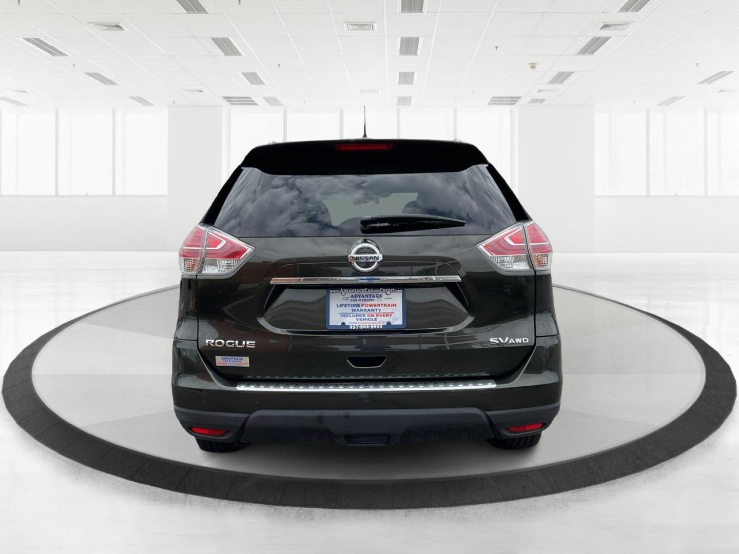 2015 Nissan Rogue SV (KNMAT2MV6FP) with an 2.5L I-4 DOHC engine, located at 1230 East Main St, Xenia, OH, 45385, (937) 908-9800, 39.688026, -83.910172 - 2015 Nissan Rogue SV - Photo#2