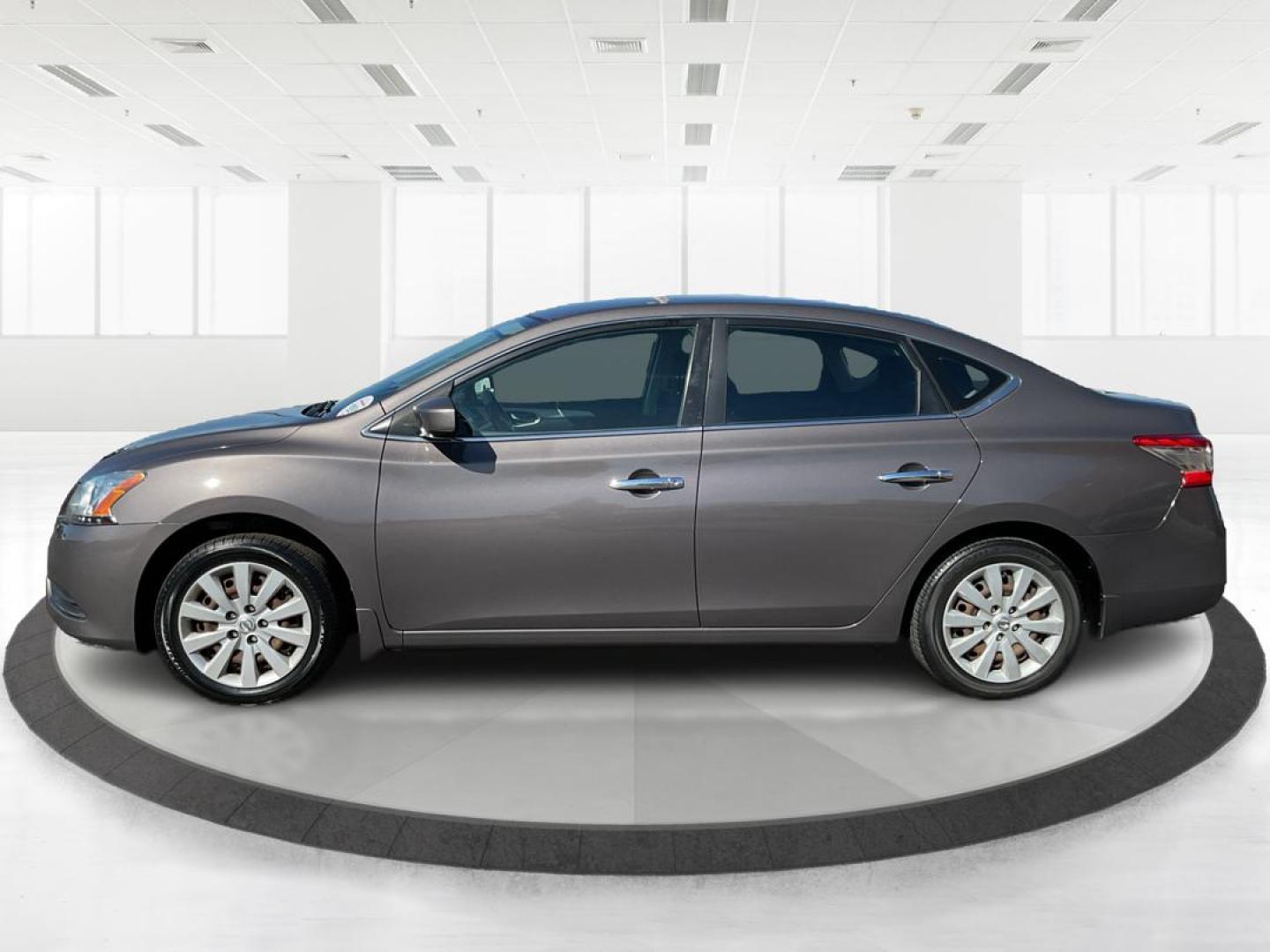 2015 Nissan Sentra SV (3N1AB7AP2FY) with an 1.8L I-4 DOHC engine, located at 880 E. National Road, Vandalia, OH, 45377, (937) 908-9800, 39.891918, -84.183594 - 2015 Nissan Sentra SV - Photo#5