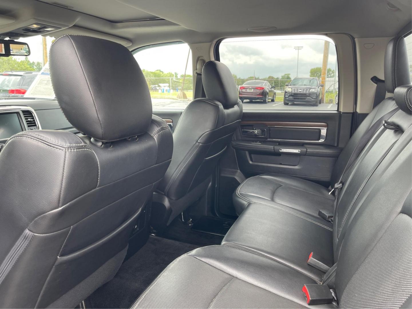 2015 Ram 1500 Laramie Crew Cab SWB 4WD (1C6RR7NT7FS) with an 5.7L V8 OHV 16V engine, 8-Speed Automatic transmission, located at 1230 East Main St, Xenia, OH, 45385, (937) 908-9800, 39.688026, -83.910172 - 2015 Ram 1500 Laramie Crew Cab SWB 4WD - Photo#9