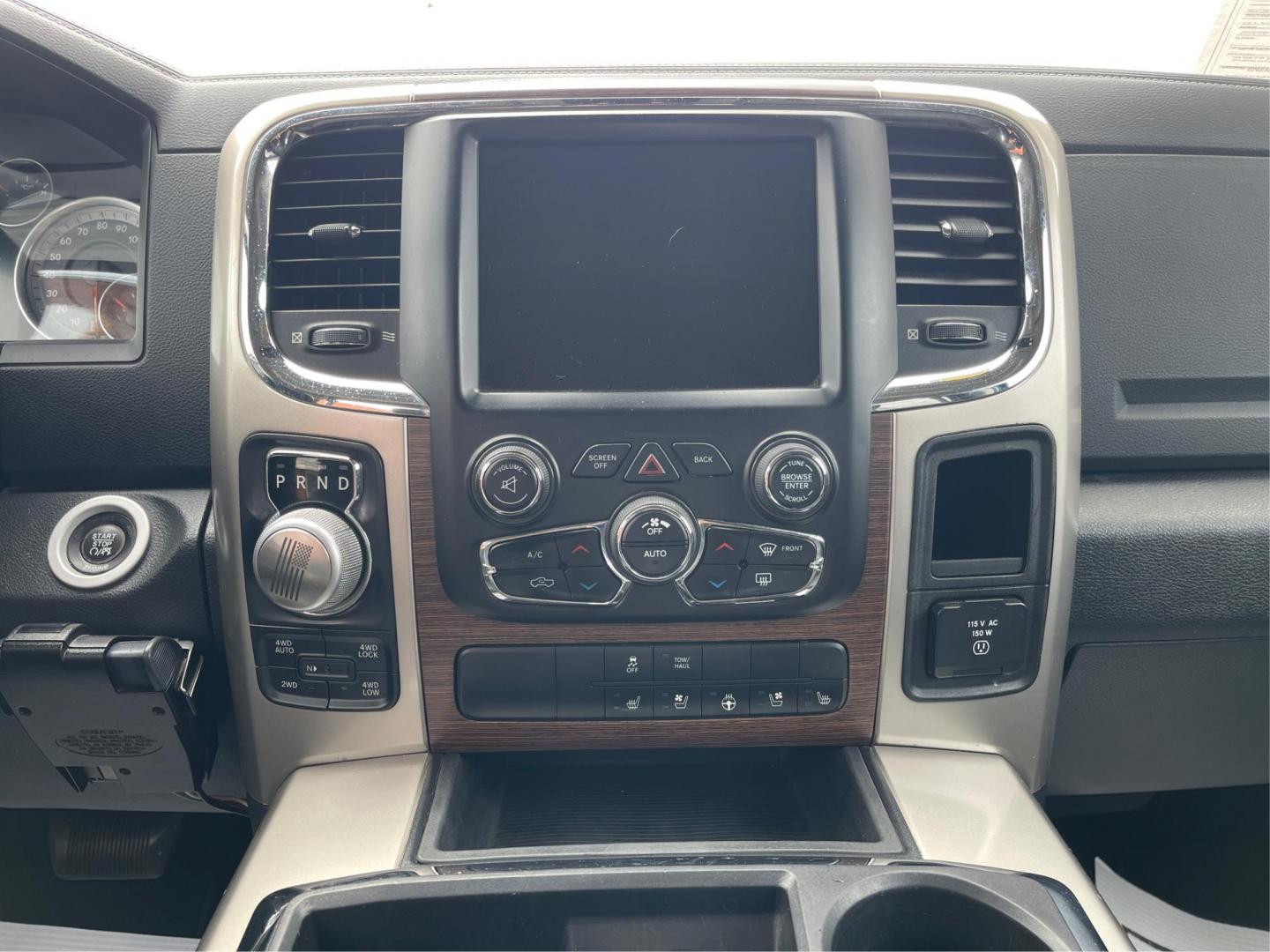 2015 Ram 1500 Laramie Crew Cab SWB 4WD (1C6RR7NT7FS) with an 5.7L V8 OHV 16V engine, 8-Speed Automatic transmission, located at 1230 East Main St, Xenia, OH, 45385, (937) 908-9800, 39.688026, -83.910172 - 2015 Ram 1500 Laramie Crew Cab SWB 4WD - Photo#12