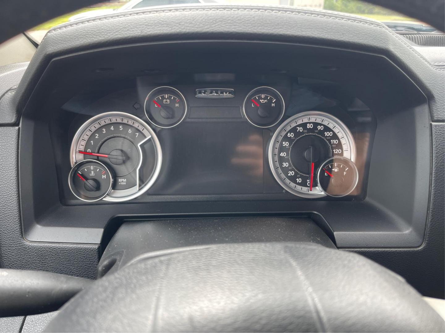 2015 Ram 1500 Laramie Crew Cab SWB 4WD (1C6RR7NT7FS) with an 5.7L V8 OHV 16V engine, 8-Speed Automatic transmission, located at 1230 East Main St, Xenia, OH, 45385, (937) 908-9800, 39.688026, -83.910172 - 2015 Ram 1500 Laramie Crew Cab SWB 4WD - Photo#14