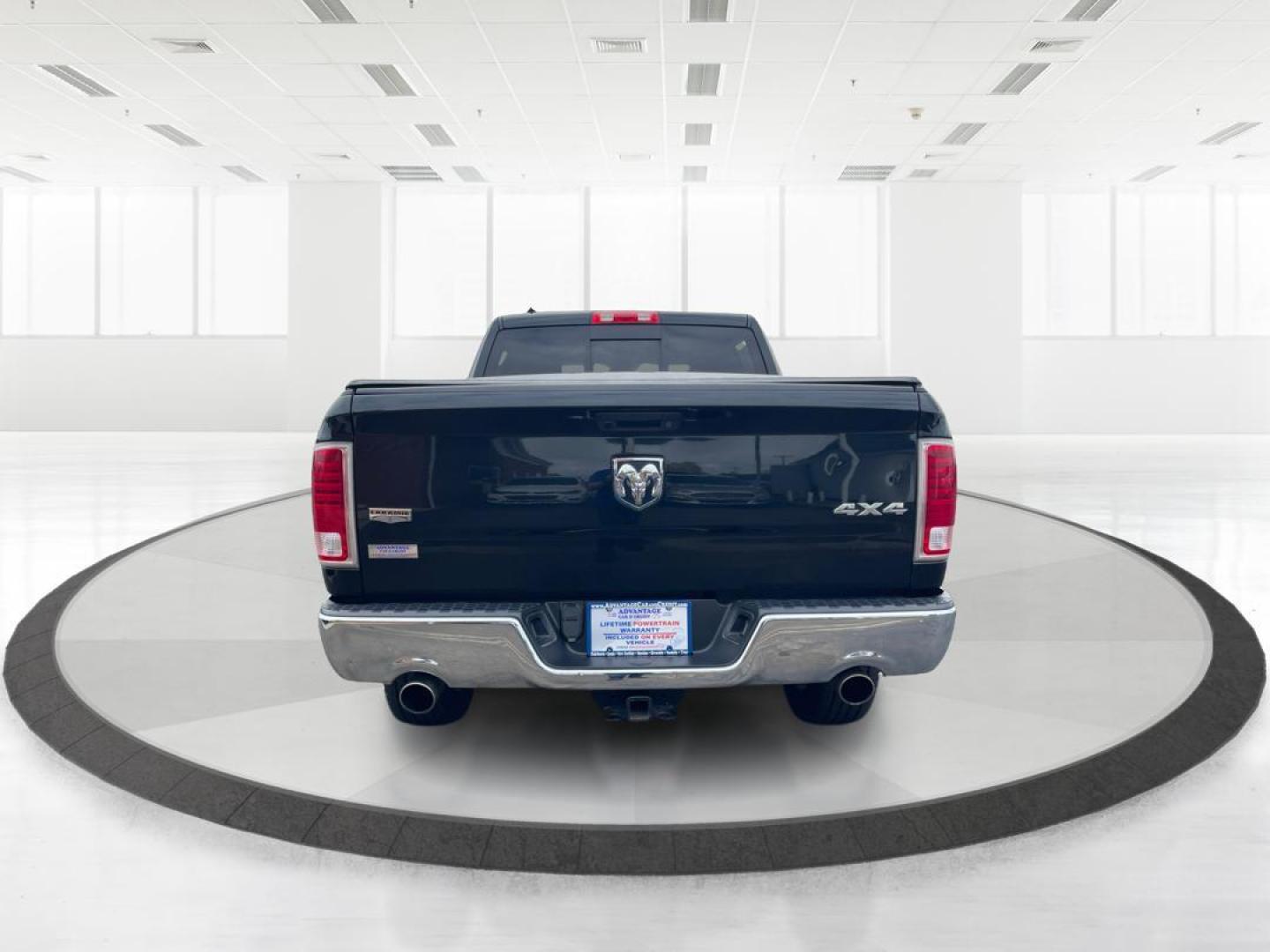 2015 Ram 1500 Laramie Crew Cab SWB 4WD (1C6RR7NT7FS) with an 5.7L V8 OHV 16V engine, 8-Speed Automatic transmission, located at 1230 East Main St, Xenia, OH, 45385, (937) 908-9800, 39.688026, -83.910172 - 2015 Ram 1500 Laramie Crew Cab SWB 4WD - Photo#3
