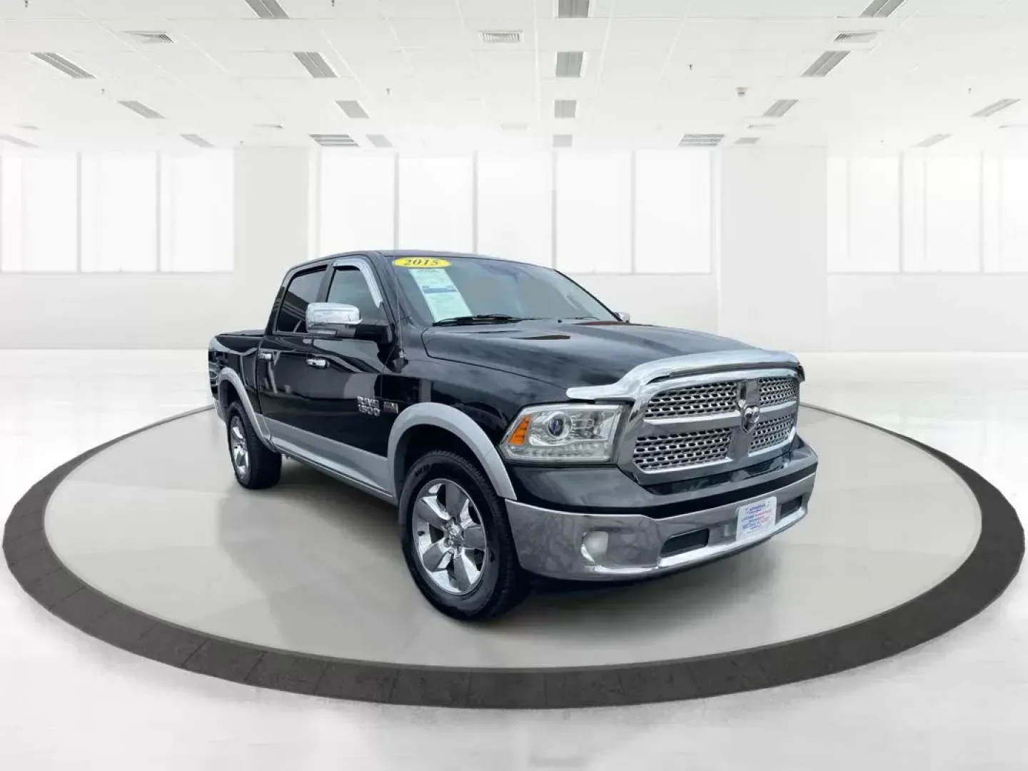2015 Ram 1500 Laramie Crew Cab SWB 4WD (1C6RR7NT7FS) with an 5.7L V8 OHV 16V engine, 8-Speed Automatic transmission, located at 1230 East Main St, Xenia, OH, 45385, (937) 908-9800, 39.688026, -83.910172 - 2015 Ram 1500 Laramie Crew Cab SWB 4WD - Photo#0
