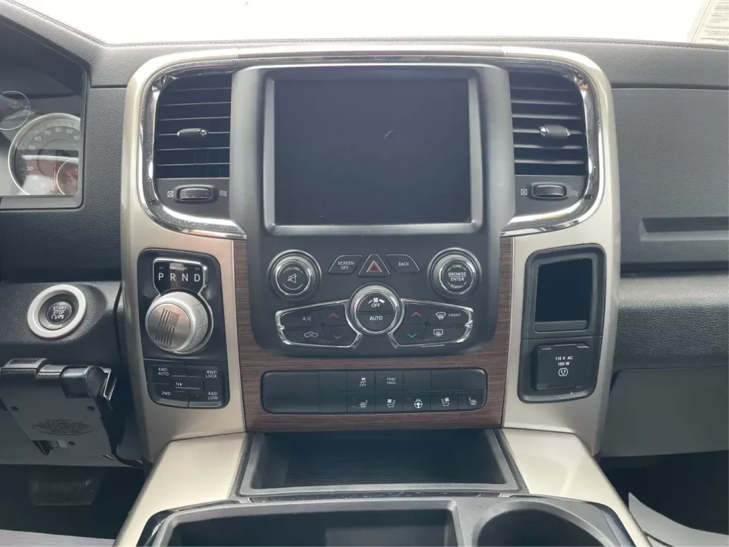 2015 Ram 1500 Laramie Crew Cab SWB 4WD (1C6RR7NT7FS) with an 5.7L V8 OHV 16V engine, 8-Speed Automatic transmission, located at 1230 East Main St, Xenia, OH, 45385, (937) 908-9800, 39.688026, -83.910172 - 2015 Ram 1500 Laramie Crew Cab SWB 4WD - Photo#13