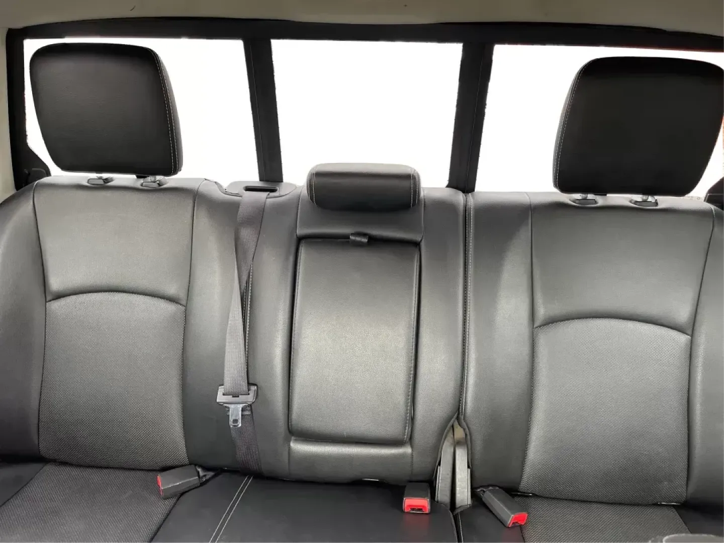 2015 Ram 1500 Laramie Crew Cab SWB 4WD (1C6RR7NT7FS) with an 5.7L V8 OHV 16V engine, 8-Speed Automatic transmission, located at 1230 East Main St, Xenia, OH, 45385, (937) 908-9800, 39.688026, -83.910172 - 2015 Ram 1500 Laramie Crew Cab SWB 4WD - Photo#14
