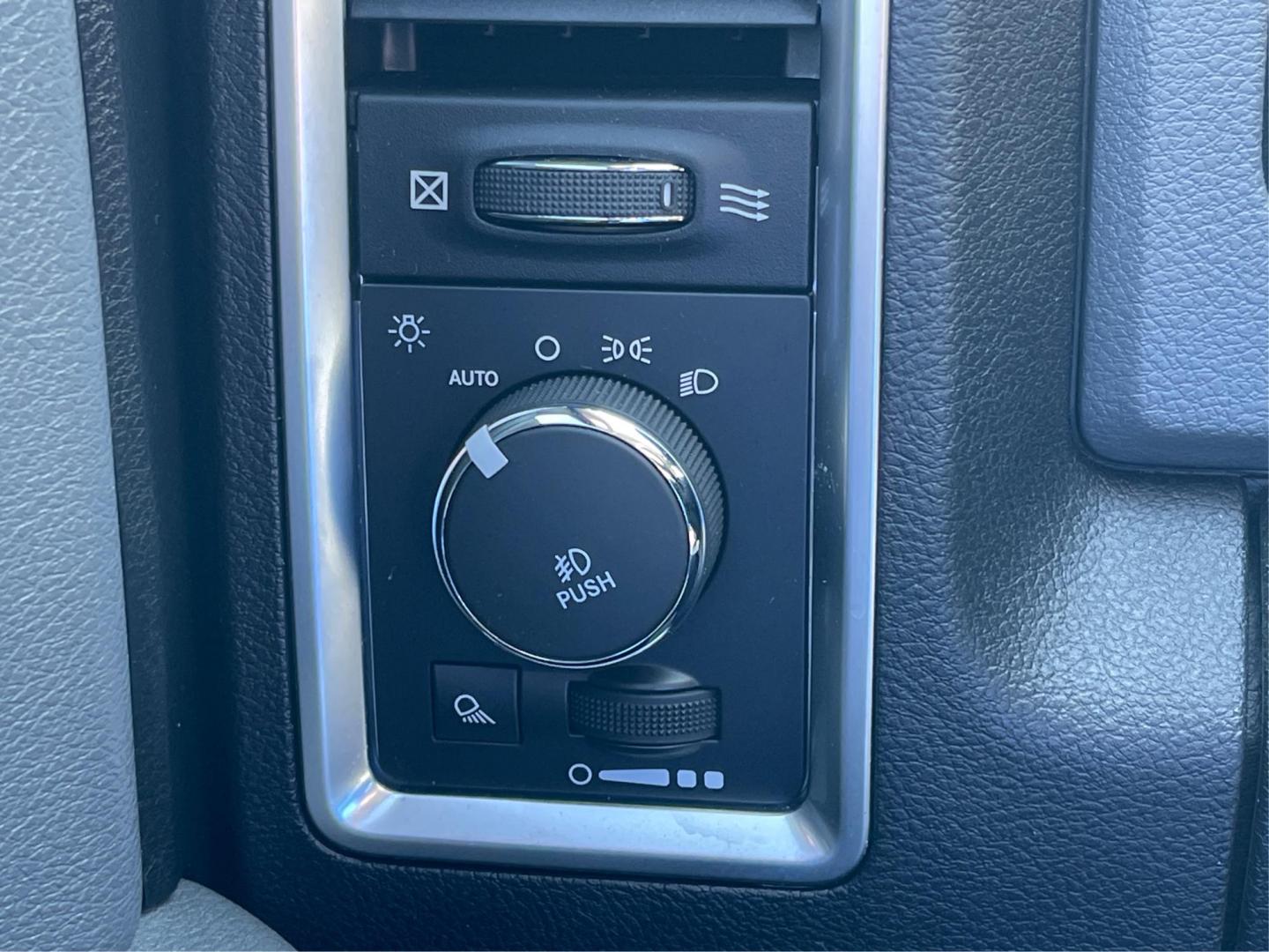 2015 Ram 1500 Big Horn (1C6RR7LT2FS) with an 3.6L V-6 DOHC engine, located at 1184 Kauffman Ave, Fairborn, OH, 45324, (937) 908-9800, 39.807072, -84.030914 - 2015 Ram 1500 Big Horn - Photo#16