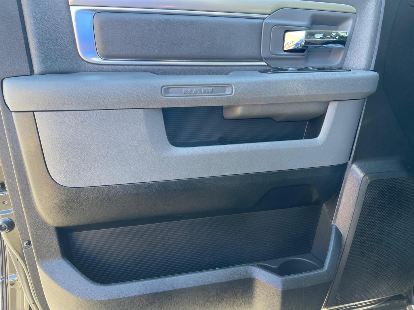 2015 Ram 1500 Big Horn (1C6RR7LT2FS) with an 3.6L V-6 DOHC engine, located at 1184 Kauffman Ave, Fairborn, OH, 45324, (937) 908-9800, 39.807072, -84.030914 - 2015 Ram 1500 Big Horn - Photo#18