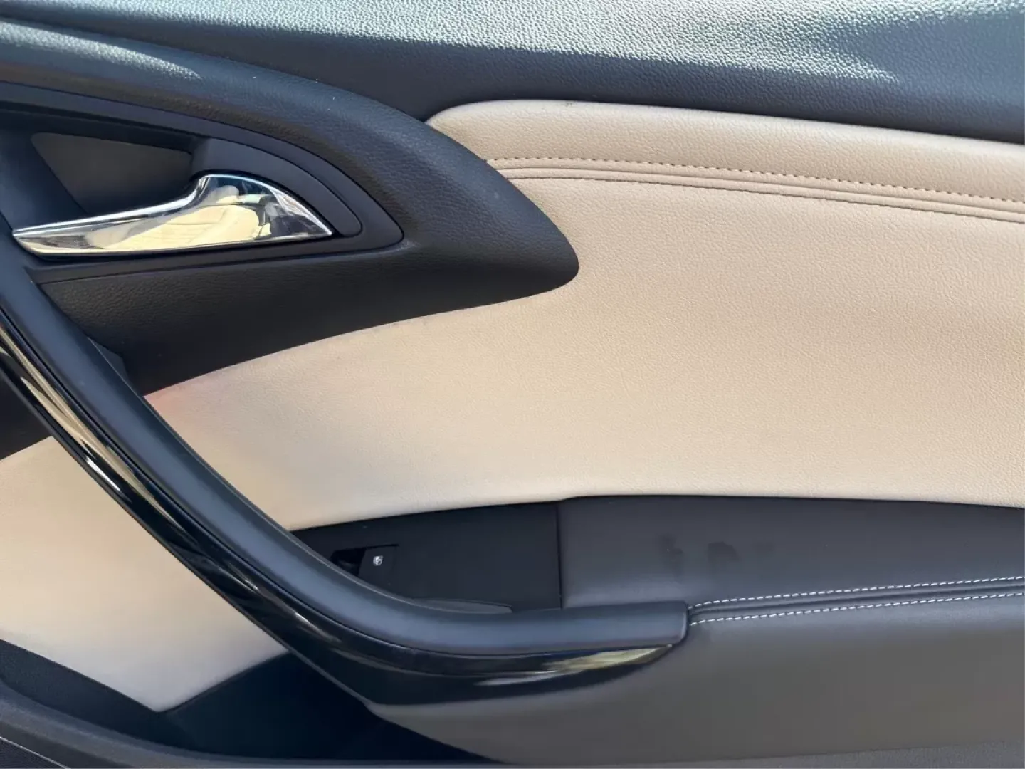 2016 Buick Cascada Premium (W04WT3N5XGG) with an 1.6L I-4 gasoline direct injection engine, located at 1230 East Main St, Xenia, OH, 45385, (937) 908-9800, 39.688026, -83.910172 - Experience the thrill of open-air driving with the 2016 Buick Cascada Premium, available now at Advantage Car and Credit in Xenia, OH. This stylish convertible is not just a car; it's an invitation to embrace life's adventures-perfect for weekend getaways, enjoying scenic drives, or simply elevating - Photo#20