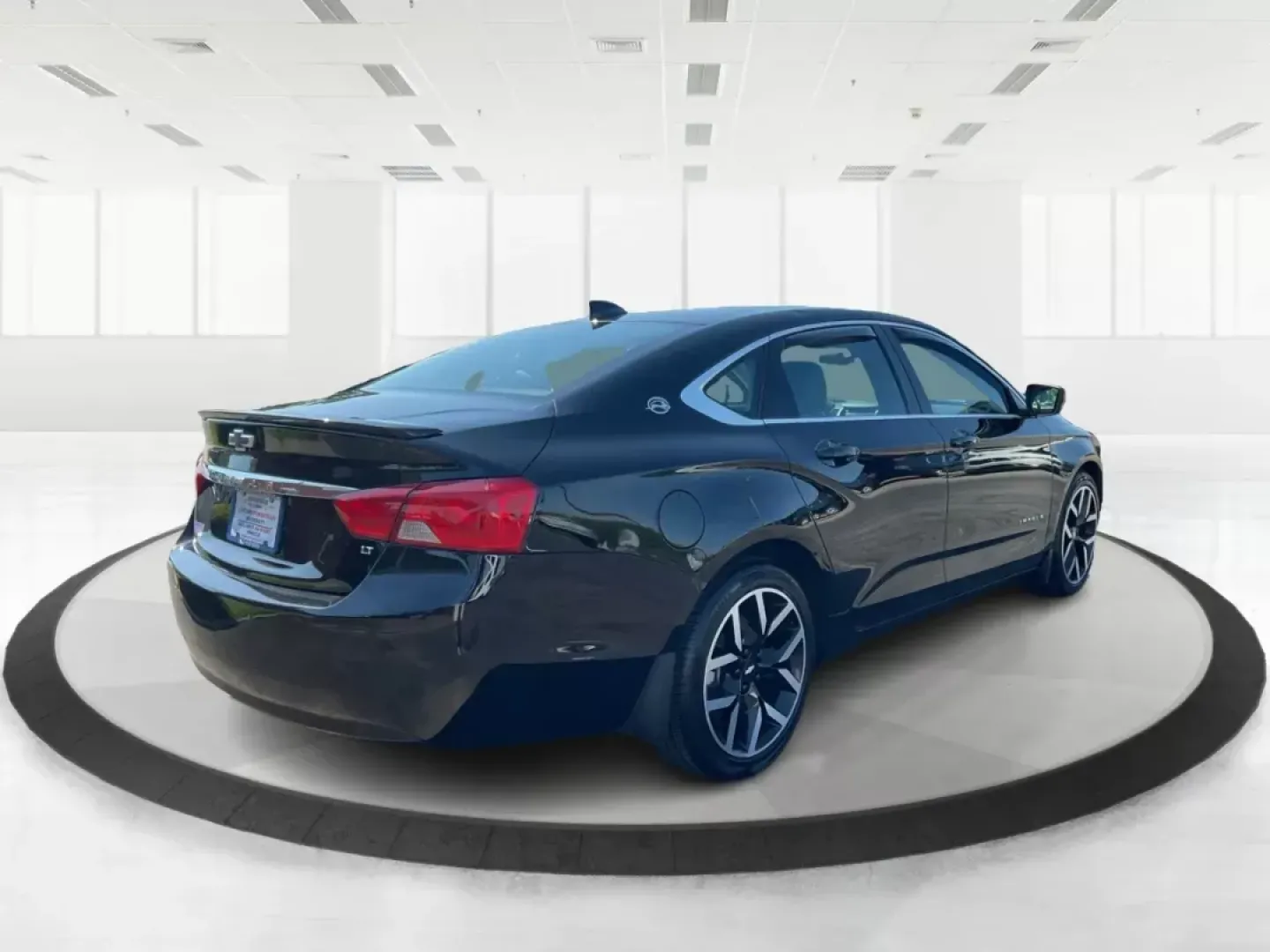 2016 Chevrolet Impala LT (2G1115S37G9) with an 3.6L V-6 gasoline direct injection engine, located at 880 E. National Road, Vandalia, OH, 45377, (937) 908-9800, 39.891918, -84.183594 - **Unleash Your Driving Potential with the 2016 Chevrolet Impala LT at Advantage Car and Credit!** <br /> <br /> Are you looking for a reliable sedan that can handle everything from daily commutes to weekend getaways? Look no further than the stunning 2016 Chevrolet Impala LT, available now at Advant - Photo#2