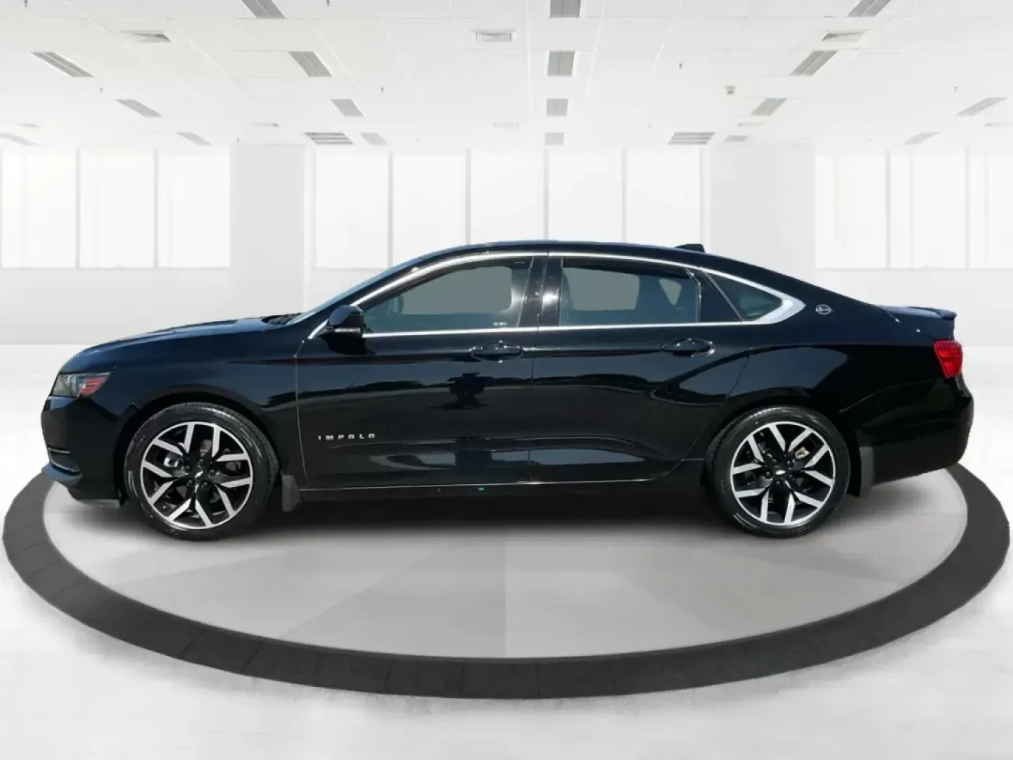 2016 Chevrolet Impala LT (2G1115S37G9) with an 3.6L V-6 gasoline direct injection engine, located at 880 E. National Road, Vandalia, OH, 45377, (937) 908-9800, 39.891918, -84.183594 - **Unleash Your Driving Potential with the 2016 Chevrolet Impala LT at Advantage Car and Credit!** <br /> <br /> Are you looking for a reliable sedan that can handle everything from daily commutes to weekend getaways? Look no further than the stunning 2016 Chevrolet Impala LT, available now at Advant - Photo#5