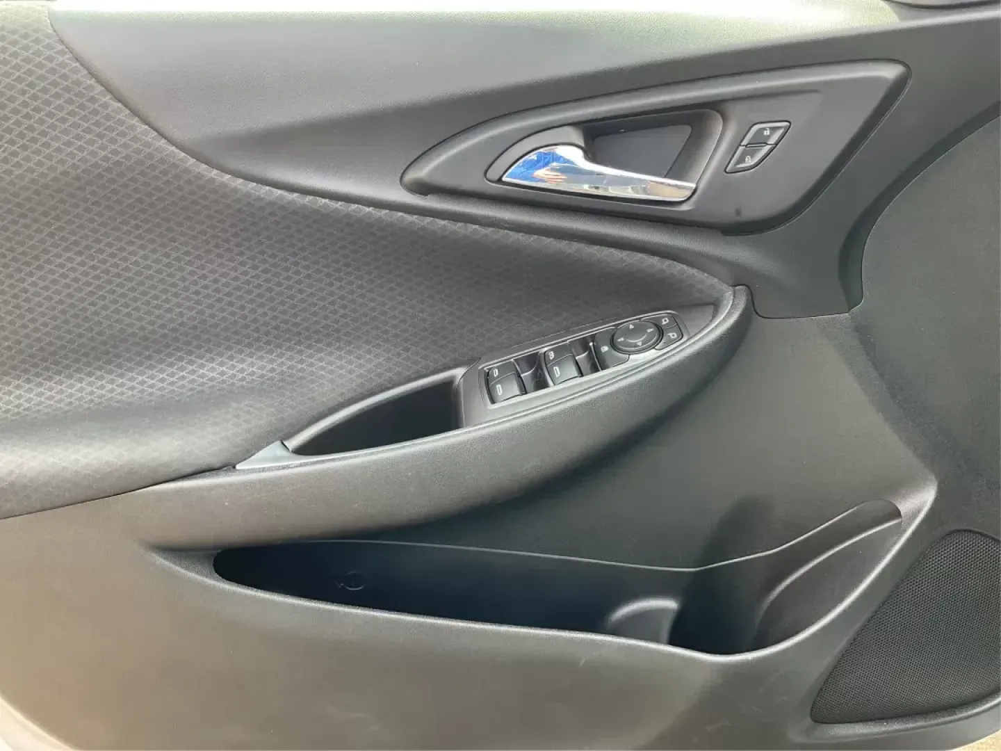 2016 Chevrolet Malibu 1LT (1G1ZE5ST4GF) with an ECOTEC 1.5L I-4 gasoline direct injection engine, located at 1184 Kauffman Ave, Fairborn, OH, 45324, (937) 908-9800, 39.807072, -84.030914 - **Experience Ultimate Comfort and Reliability with the 2016 Chevrolet Malibu 1LT!**<br /> <br /> Are you on the lookout for a reliable sedan that effortlessly fits into your lifestyle, whether you're commuting to work, running errands, or taking a weekend getaway? Look no further than the stunning 2 - Photo#18