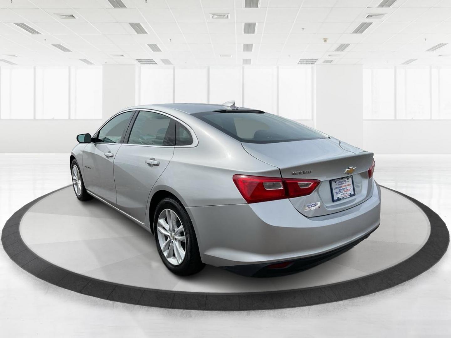 2016 Chevrolet Malibu 1LT (1G1ZE5ST4GF) with an ECOTEC 1.5L I-4 gasoline direct injection engine, located at 1184 Kauffman Ave, Fairborn, OH, 45324, (937) 908-9800, 39.807072, -84.030914 - 2016 Chevrolet Malibu 1LT - Photo#4
