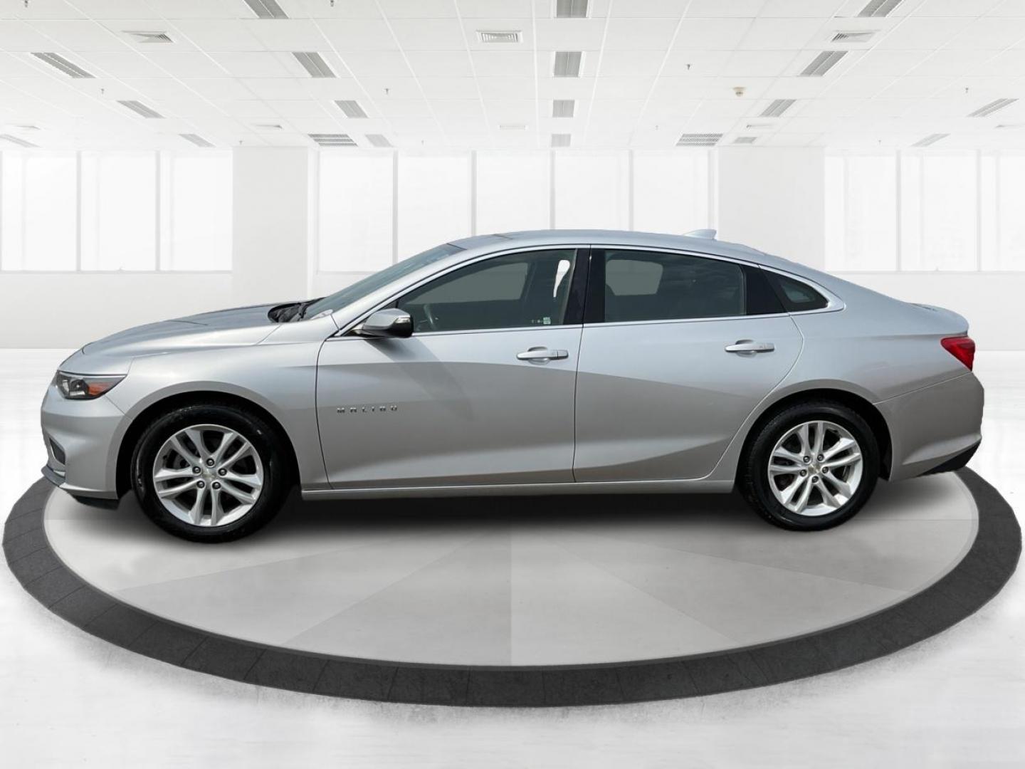 2016 Chevrolet Malibu 1LT (1G1ZE5ST4GF) with an ECOTEC 1.5L I-4 gasoline direct injection engine, located at 1184 Kauffman Ave, Fairborn, OH, 45324, (937) 908-9800, 39.807072, -84.030914 - 2016 Chevrolet Malibu 1LT - Photo#5