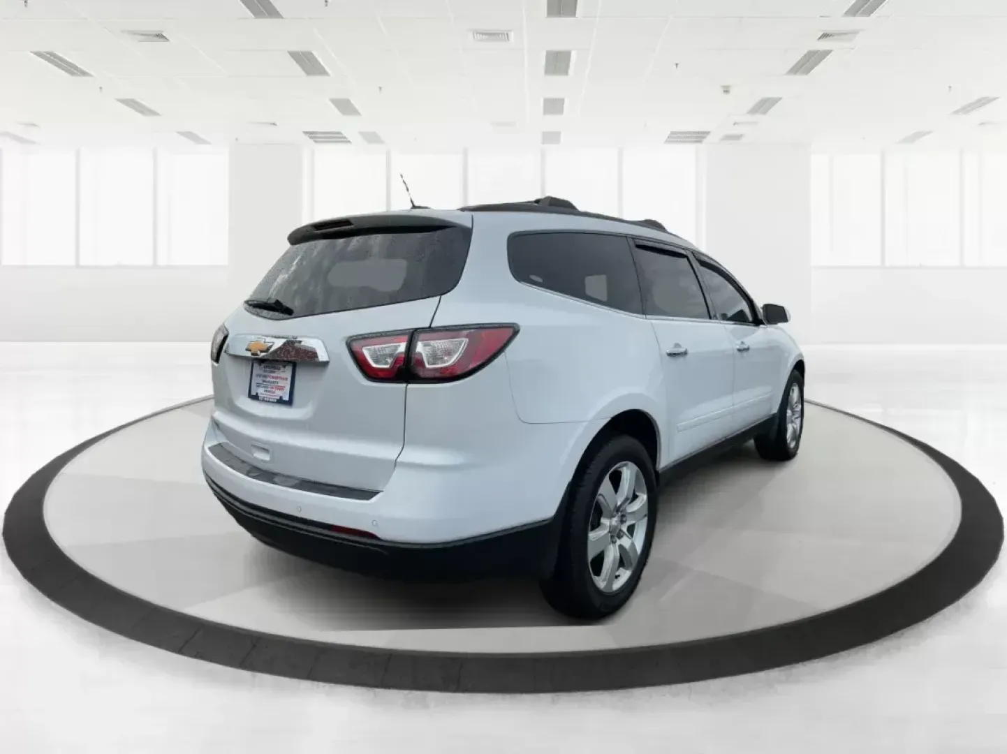 2016 Chevrolet Traverse 1LT (1GNKVGKD8GJ) with an 3.6L V-6 gasoline direct injection engine, located at 1230 East Main St, Xenia, OH, 45385, (937) 908-9800, 39.688026, -83.910172 - Third Row - Photo#1