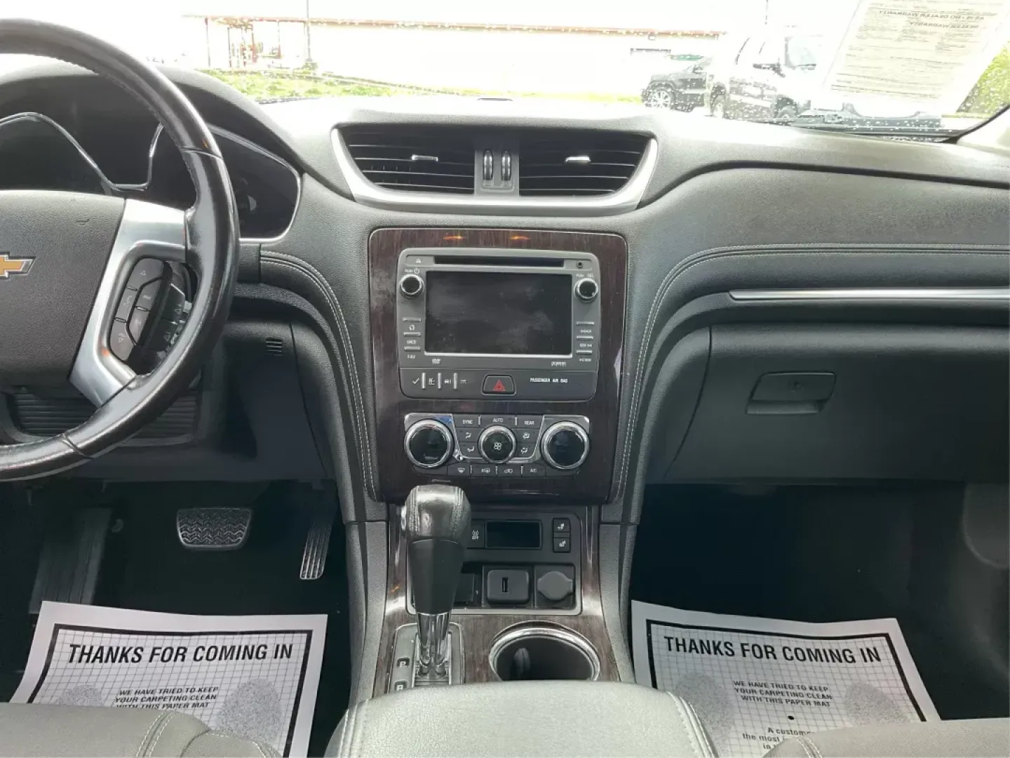 2016 Chevrolet Traverse 1LT (1GNKVGKD8GJ) with an 3.6L V-6 gasoline direct injection engine, located at 1230 East Main St, Xenia, OH, 45385, (937) 908-9800, 39.688026, -83.910172 - Third Row - Photo#12
