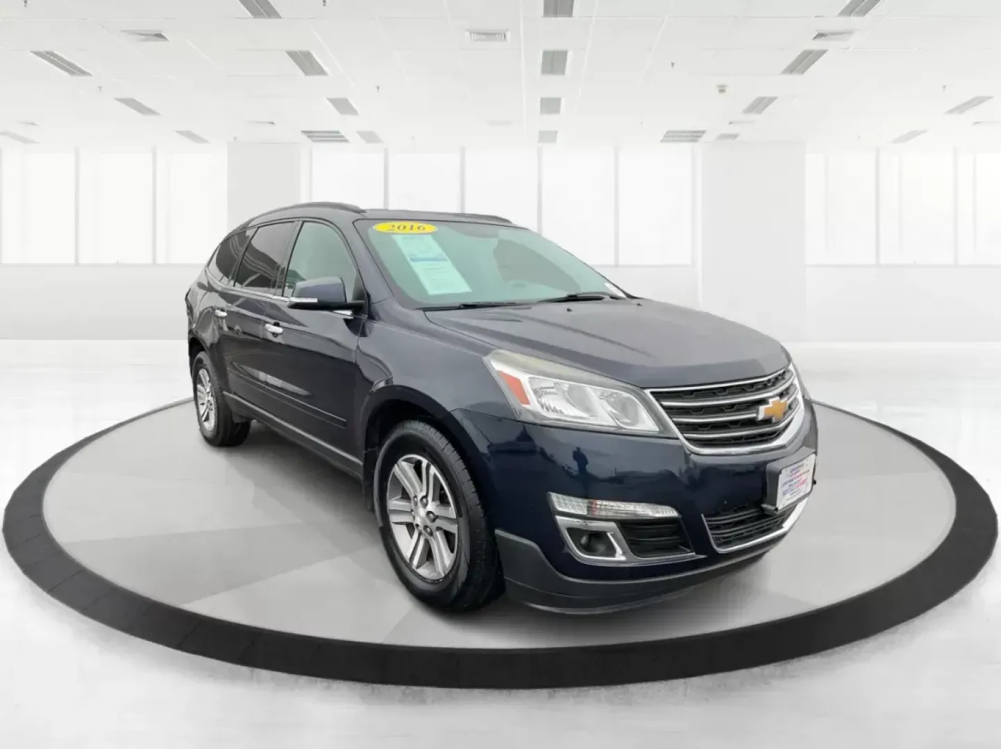 2016 Chevrolet Traverse 2LT (1GNKVHKD1GJ) with an 3.6L V-6 gasoline direct injection engine, located at 4508 South Dixie Dr, Moraine, OH, 45439, (937) 908-9800, 39.689976, -84.218452 - Third Row - Photo#0