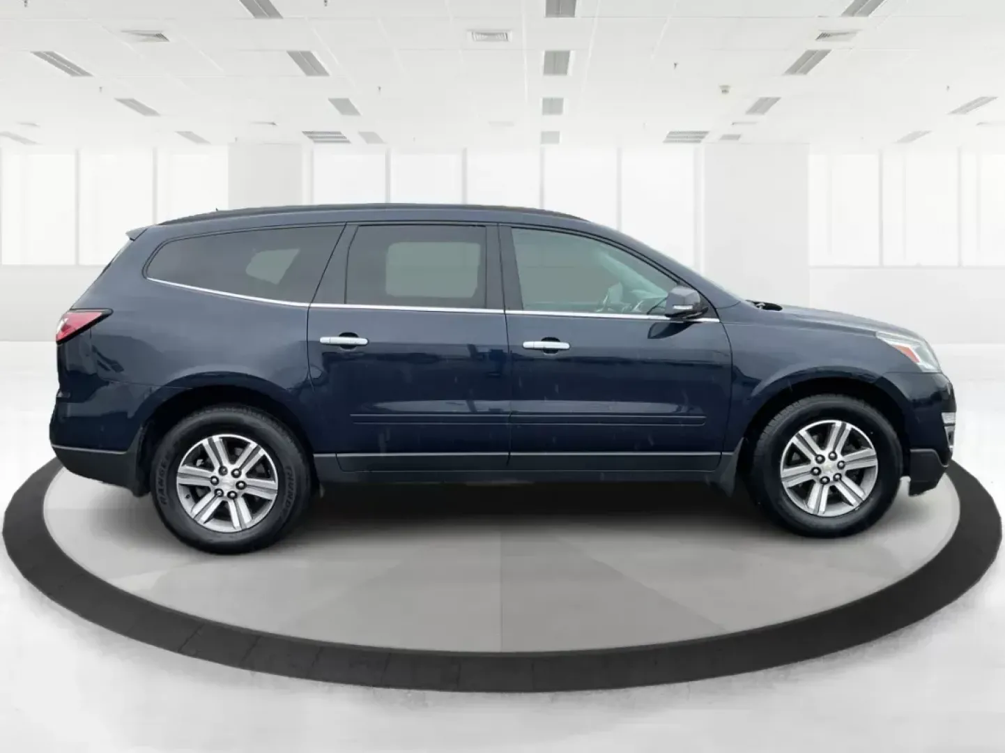 2016 Chevrolet Traverse 2LT (1GNKVHKD1GJ) with an 3.6L V-6 gasoline direct injection engine, located at 4508 South Dixie Dr, Moraine, OH, 45439, (937) 908-9800, 39.689976, -84.218452 - Third Row - Photo#1
