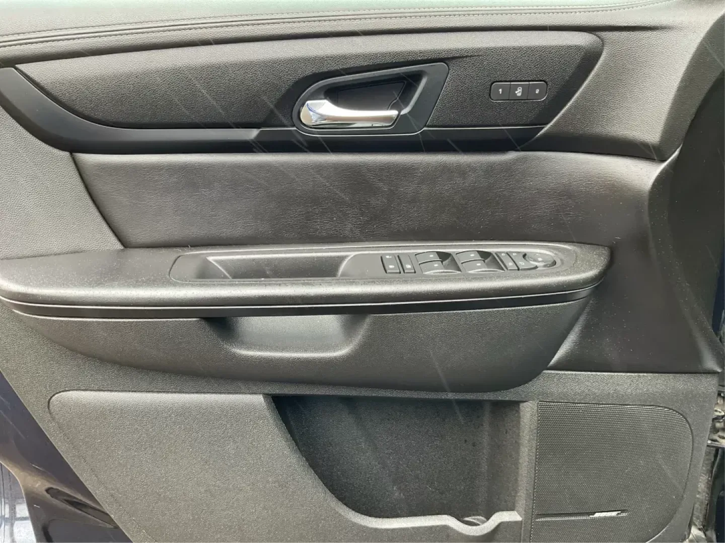 2016 Chevrolet Traverse 2LT (1GNKVHKD1GJ) with an 3.6L V-6 gasoline direct injection engine, located at 4508 South Dixie Dr, Moraine, OH, 45439, (937) 908-9800, 39.689976, -84.218452 - Third Row - Photo#19